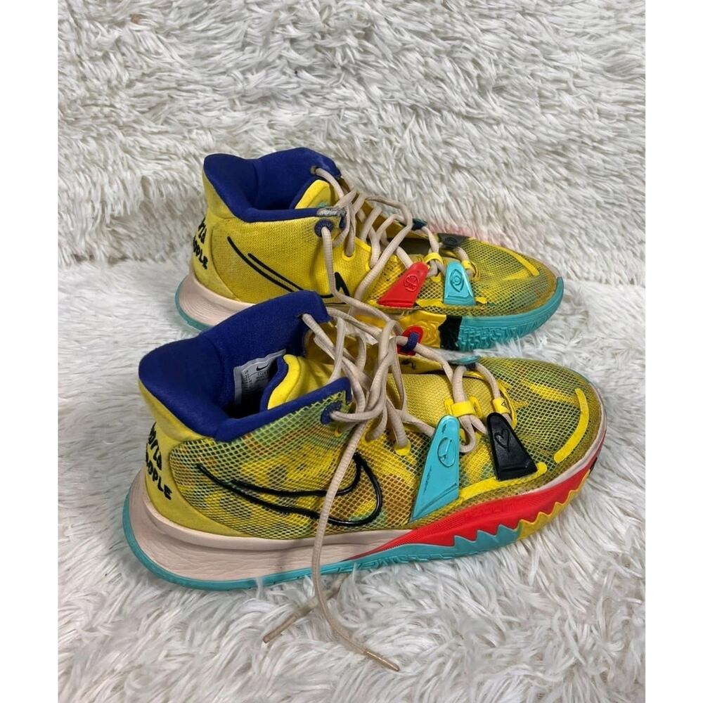 Nike Kyrie 7  1 World 1 People Yellow Basketball Shoes CQ9326-700 Men's Size 10